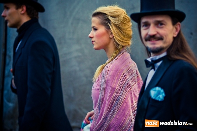 Zdjęcie w galerii na portalu naszwodzislaw.com: Na wodzisławskim rynku zapłonął ogień wiadomości z regionu