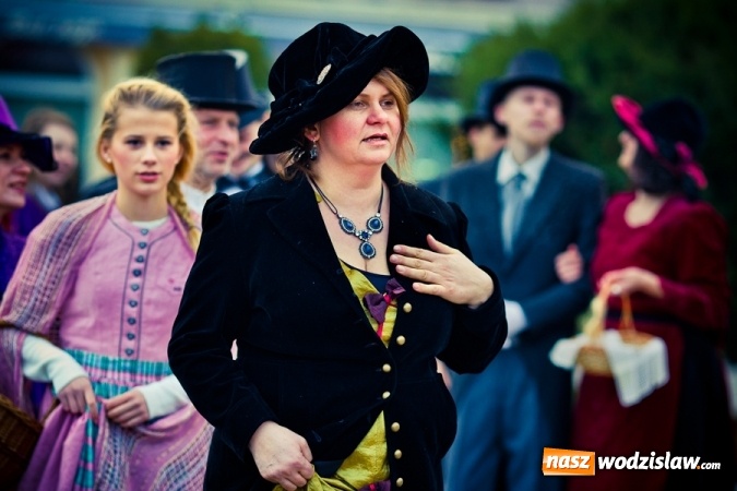 Zdjęcie w galerii na portalu naszwodzislaw.com: Na wodzisławskim rynku zapłonął ogień wiadomości z regionu