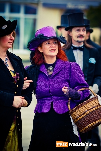 Zdjęcie w galerii na portalu naszwodzislaw.com: Na wodzisławskim rynku zapłonął ogień wiadomości z regionu