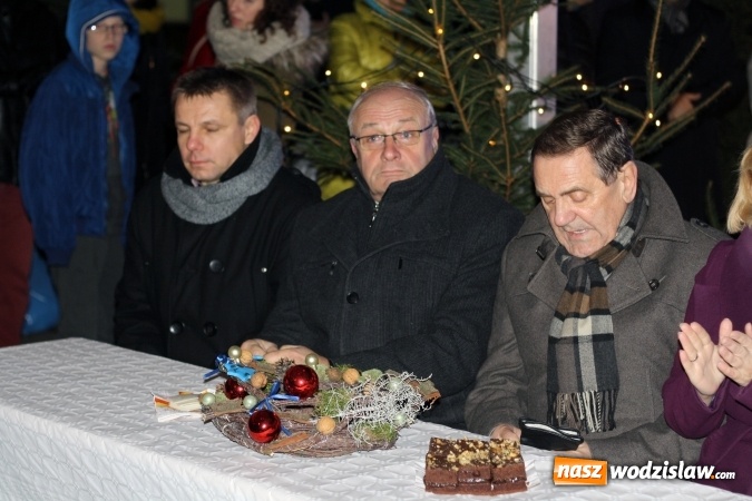 Zdjęcie w galerii na portalu naszwodzislaw.com: Włodarze Wodzisławia Śląskiego po raz dziewiąty przełamali się z mieszkańcami opłatkiem  wiadomości z regionu