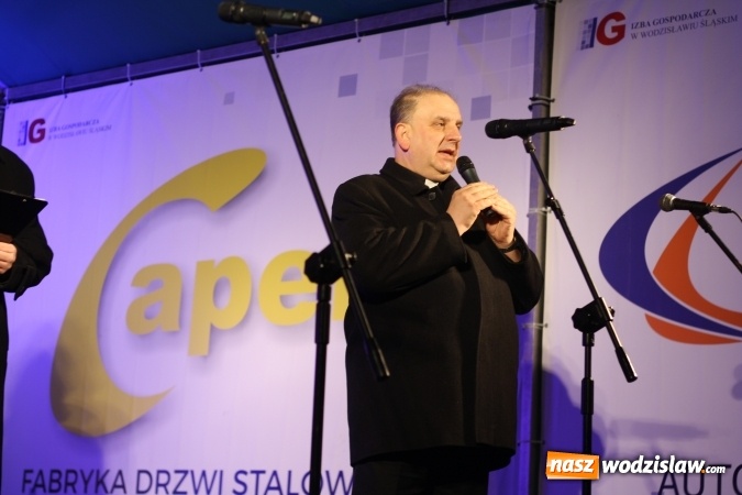 Zdjęcie w galerii na portalu naszwodzislaw.com: Włodarze Wodzisławia Śląskiego po raz dziewiąty przełamali się z mieszkańcami opłatkiem  wiadomości z regionu