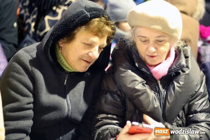 Zdjęcie w galerii na portalu naszwodzislaw.com: Włodarze Wodzisławia Śląskiego po raz dziewiąty przełamali się z mieszkańcami opłatkiem  wiadomości z regionu