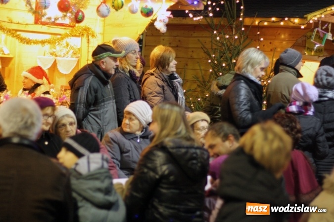 Zdjęcie w galerii na portalu naszwodzislaw.com: Włodarze Wodzisławia Śląskiego po raz dziewiąty przełamali się z mieszkańcami opłatkiem  wiadomości z regionu