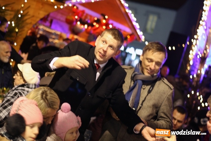 Zdjęcie w galerii na portalu naszwodzislaw.com: Włodarze Wodzisławia Śląskiego po raz dziewiąty przełamali się z mieszkańcami opłatkiem  wiadomości z regionu
