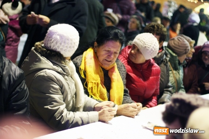 Zdjęcie w galerii na portalu naszwodzislaw.com: Włodarze Wodzisławia Śląskiego po raz dziewiąty przełamali się z mieszkańcami opłatkiem  wiadomości z regionu