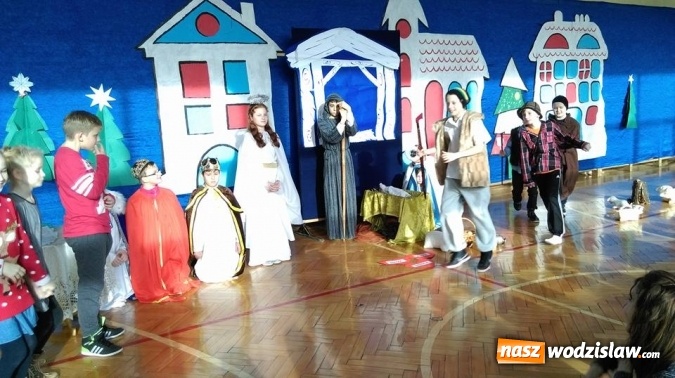 Zdjęcie w galerii na portalu naszwodzislaw.com: Rodzinna atmosfera na jasełkach w SP nr 10  wiadomości z regionu