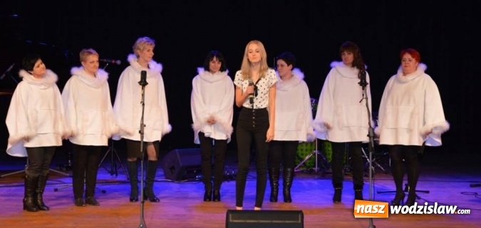 Zdjęcie w galerii na portalu naszwodzislaw.com: Marcin Wyrostek wystąpił na deskach radlińskiej sceny wiadomości z regionu