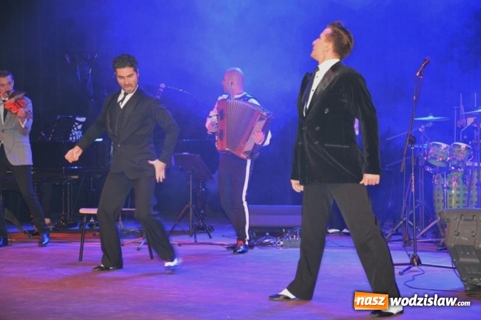 Zdjęcie w galerii na portalu naszwodzislaw.com: Marcin Wyrostek wystąpił na deskach radlińskiej sceny wiadomości z regionu