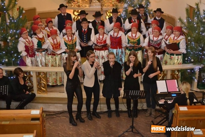 Zdjęcie w galerii na portalu naszwodzislaw.com: Kolędowano w Osinach i Turzy Śląskiej wiadomości z regionu