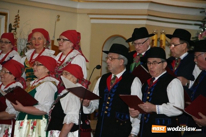 Zdjęcie w galerii na portalu naszwodzislaw.com: Kolędowano w Osinach i Turzy Śląskiej wiadomości z regionu