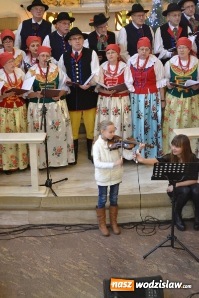 Zdjęcie w galerii na portalu naszwodzislaw.com: Kolędowano w Osinach i Turzy Śląskiej wiadomości z regionu