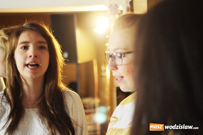 Zdjęcie w galerii na portalu naszwodzislaw.com: Zwyciężczynie konkursu na Kolędowy Mix rozpoczęły prace nad płytą. 