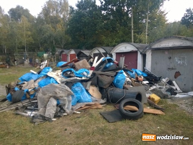 Zdjęcie w galerii na portalu naszwodzislaw.com: Jedno z większych wysypisk i zaśmieceń w Wodzisławiu uprzątnięte  wiadomości z regionu