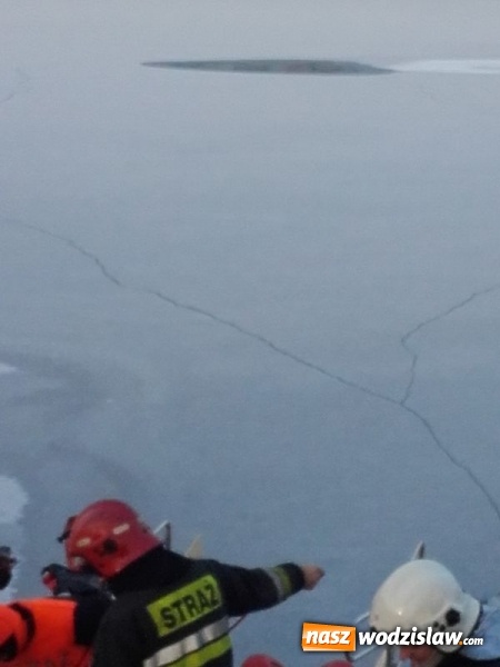 Zdjęcie w galerii na portalu naszwodzislaw.com: Katamaran popłynął na pomoc sarnie  wiadomości z regionu