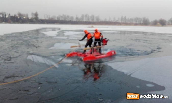 Zdjęcie w galerii na portalu naszwodzislaw.com: Katamaran popłynął na pomoc sarnie  wiadomości z regionu