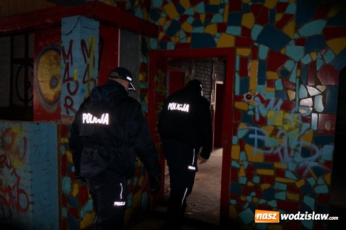 Zdjęcie w galerii na portalu naszwodzislaw.com: Wodzisławscy policjanci kontrolują pustostany wiadomości z regionu