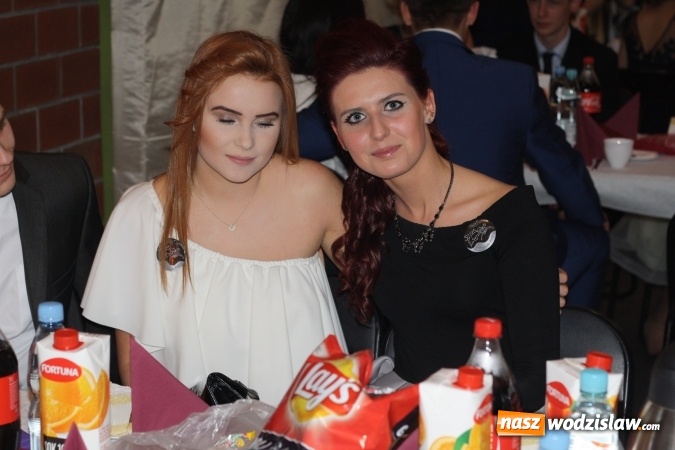 Zdjęcie w galerii na portalu naszwodzislaw.com: Uczniowie Ekonomika rozpoczęli maraton studni&oacute;wkowy wiadomości z regionu