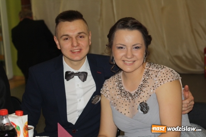 Zdjęcie w galerii na portalu naszwodzislaw.com: Uczniowie Ekonomika rozpoczęli maraton studni&oacute;wkowy wiadomości z regionu