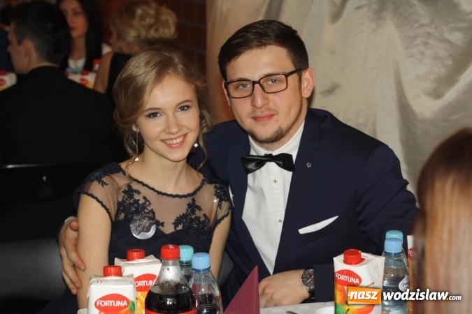 Zdjęcie w galerii na portalu naszwodzislaw.com: Uczniowie Ekonomika rozpoczęli maraton studni&oacute;wkowy wiadomości z regionu