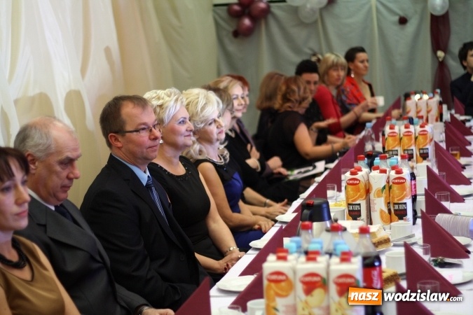 Zdjęcie w galerii na portalu naszwodzislaw.com: Uczniowie Ekonomika rozpoczęli maraton studni&oacute;wkowy wiadomości z regionu