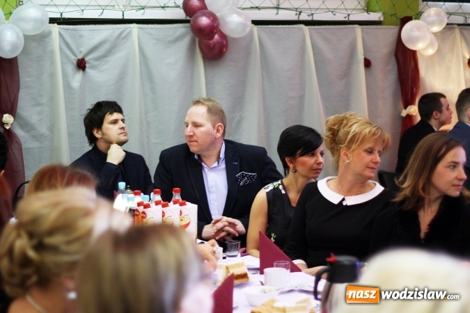 Zdjęcie w galerii na portalu naszwodzislaw.com: Uczniowie Ekonomika rozpoczęli maraton studni&oacute;wkowy wiadomości z regionu