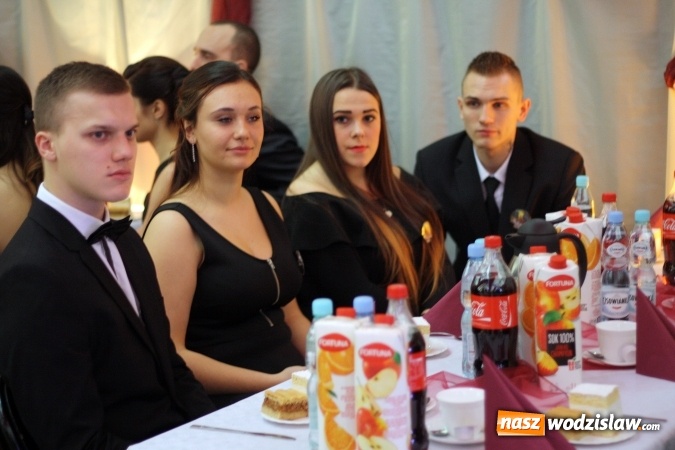 Zdjęcie w galerii na portalu naszwodzislaw.com: Uczniowie Ekonomika rozpoczęli maraton studni&oacute;wkowy wiadomości z regionu