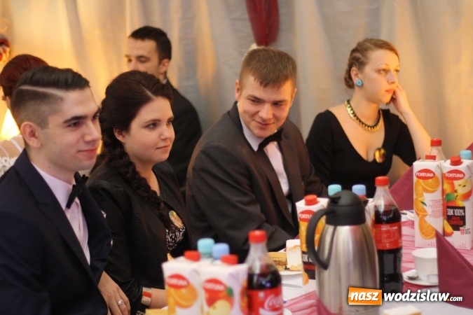 Zdjęcie w galerii na portalu naszwodzislaw.com: Uczniowie Ekonomika rozpoczęli maraton studni&oacute;wkowy wiadomości z regionu