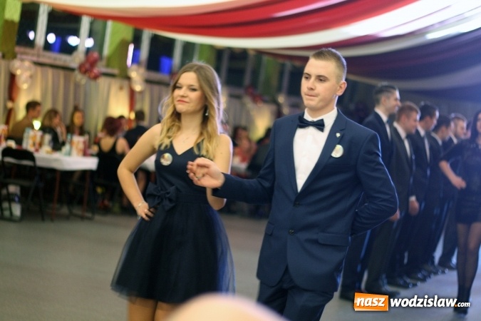 Zdjęcie w galerii na portalu naszwodzislaw.com: Uczniowie Ekonomika rozpoczęli maraton studni&oacute;wkowy wiadomości z regionu