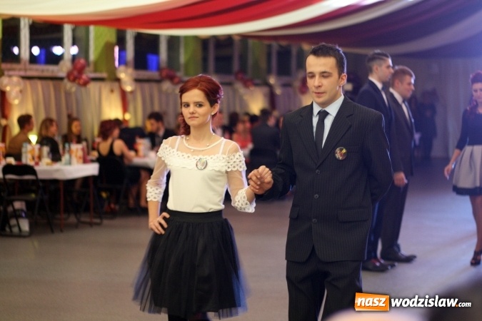 Zdjęcie w galerii na portalu naszwodzislaw.com: Uczniowie Ekonomika rozpoczęli maraton studni&oacute;wkowy wiadomości z regionu