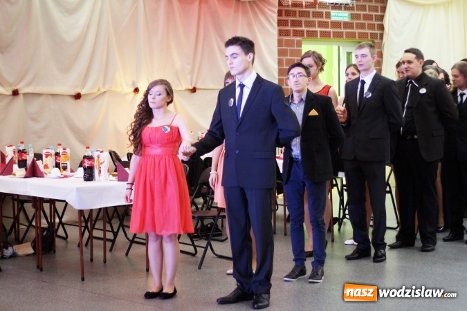 Zdjęcie w galerii na portalu naszwodzislaw.com: Uczniowie Ekonomika rozpoczęli maraton studni&oacute;wkowy wiadomości z regionu