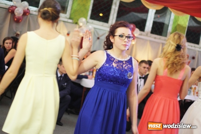 Zdjęcie w galerii na portalu naszwodzislaw.com: Uczniowie Ekonomika rozpoczęli maraton studni&oacute;wkowy wiadomości z regionu