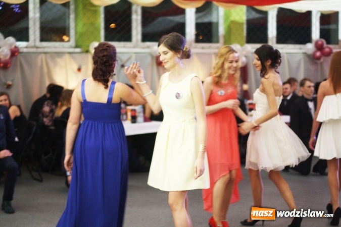 Zdjęcie w galerii na portalu naszwodzislaw.com: Uczniowie Ekonomika rozpoczęli maraton studni&oacute;wkowy wiadomości z regionu