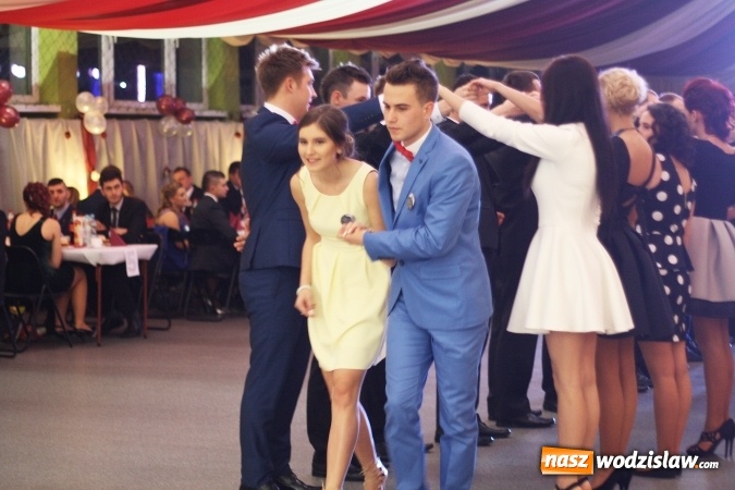 Zdjęcie w galerii na portalu naszwodzislaw.com: Uczniowie Ekonomika rozpoczęli maraton studni&oacute;wkowy wiadomości z regionu