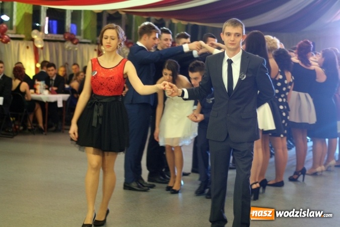 Zdjęcie w galerii na portalu naszwodzislaw.com: Uczniowie Ekonomika rozpoczęli maraton studni&oacute;wkowy wiadomości z regionu