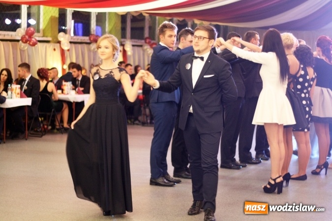 Zdjęcie w galerii na portalu naszwodzislaw.com: Uczniowie Ekonomika rozpoczęli maraton studni&oacute;wkowy wiadomości z regionu