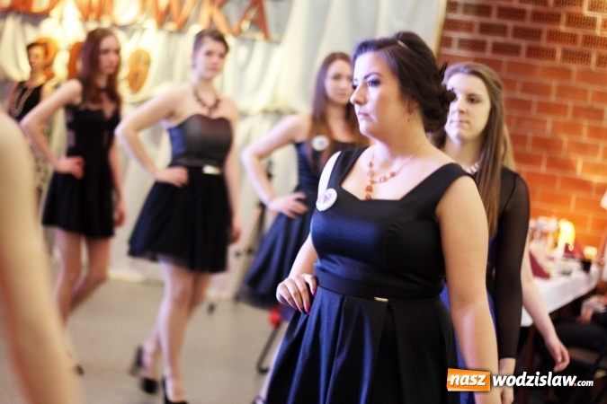 Zdjęcie w galerii na portalu naszwodzislaw.com: Uczniowie Ekonomika rozpoczęli maraton studni&oacute;wkowy wiadomości z regionu