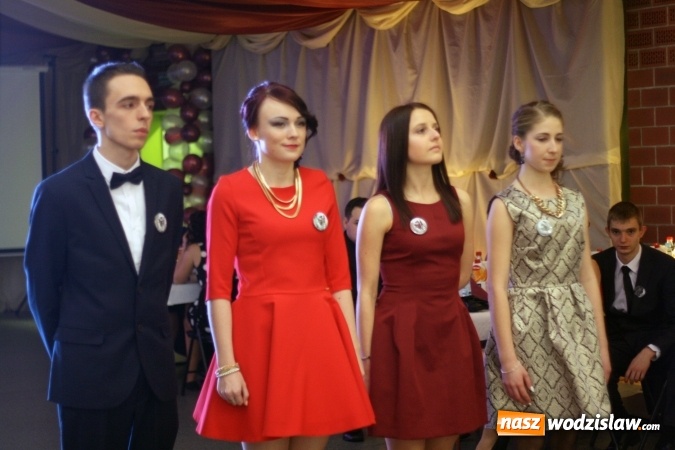 Zdjęcie w galerii na portalu naszwodzislaw.com: Uczniowie Ekonomika rozpoczęli maraton studni&oacute;wkowy wiadomości z regionu