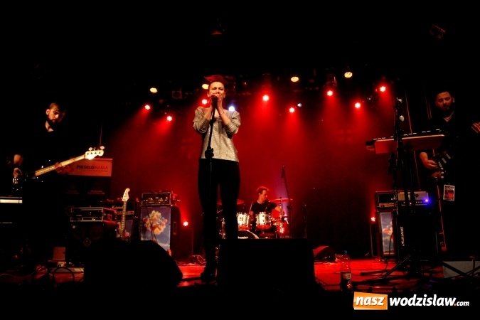 Zdjęcie w galerii na portalu naszwodzislaw.com: WOŚP Pszów: Kabanos szturmem zawojował scenę MOKu! wiadomości z regionu