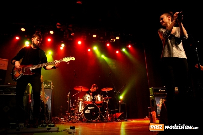 Zdjęcie w galerii na portalu naszwodzislaw.com: WOŚP Pszów: Kabanos szturmem zawojował scenę MOKu! wiadomości z regionu