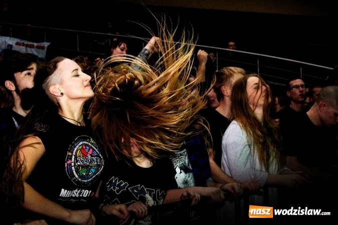 Zdjęcie w galerii na portalu naszwodzislaw.com: WOŚP Pszów: Kabanos szturmem zawojował scenę MOKu! wiadomości z regionu