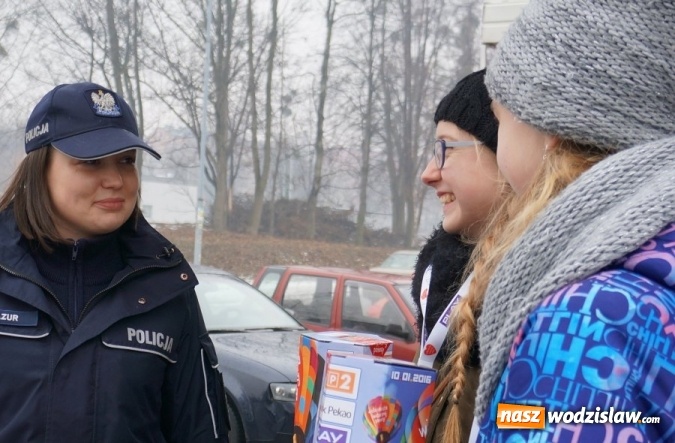 Zdjęcie w galerii na portalu naszwodzislaw.com: Mundurowi zabezpieczali WOŚP. Kwesta na terenie powiatu wodzisławskiego przebiegła spokojnie  wiadomości z regionu