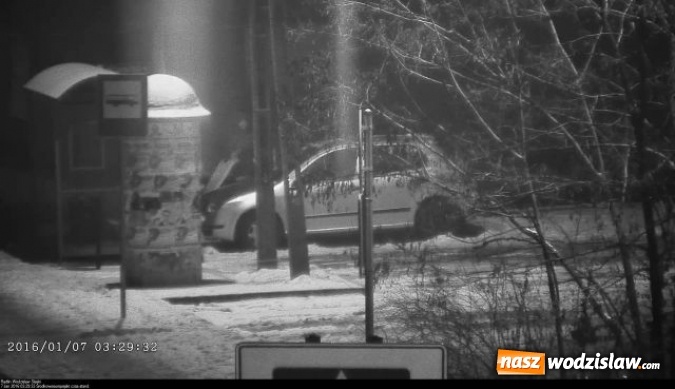 Zdjęcie w galerii na portalu naszwodzislaw.com: Wandal złapany na gorącym uczynku. Pomógł monitoring  wiadomości z regionu