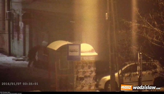 Zdjęcie w galerii na portalu naszwodzislaw.com: Wandal złapany na gorącym uczynku. Pomógł monitoring  wiadomości z regionu