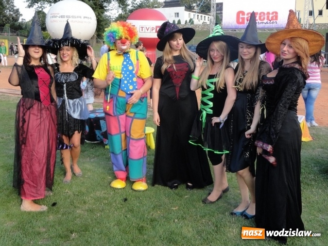 Zdjęcie w galerii na portalu naszwodzislaw.com: Całoroczna wypożyczalnia stroj&oacute;w karnawałowych w Crazy Club wiadomości z regionu