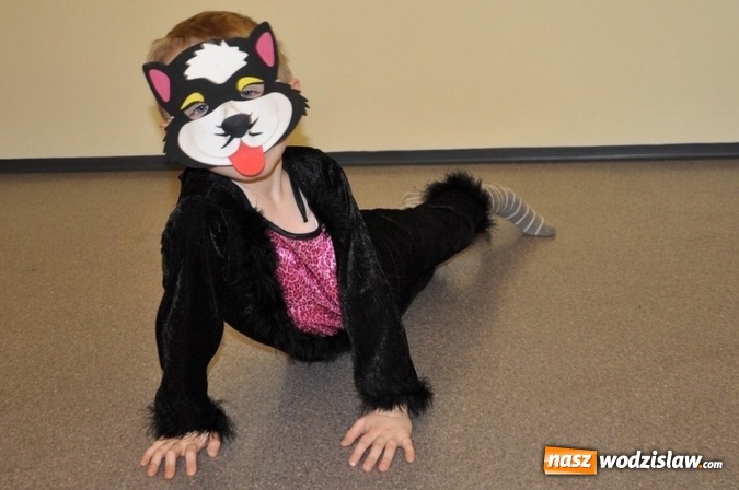 Zdjęcie w galerii na portalu naszwodzislaw.com: Całoroczna wypożyczalnia stroj&oacute;w karnawałowych w Crazy Club wiadomości z regionu