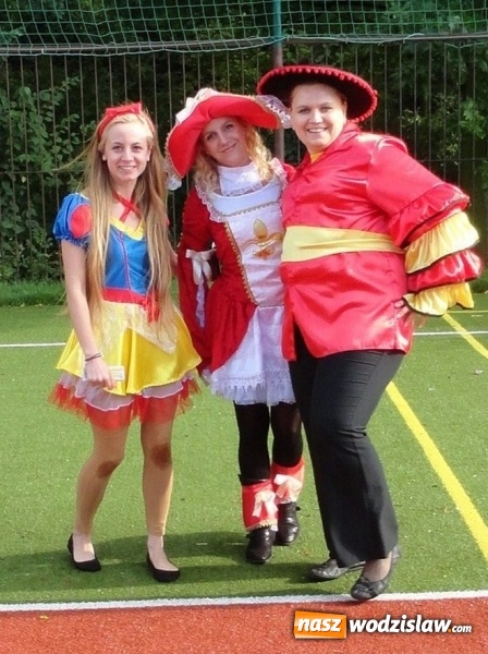 Zdjęcie w galerii na portalu naszwodzislaw.com: Całoroczna wypożyczalnia stroj&oacute;w karnawałowych w Crazy Club wiadomości z regionu