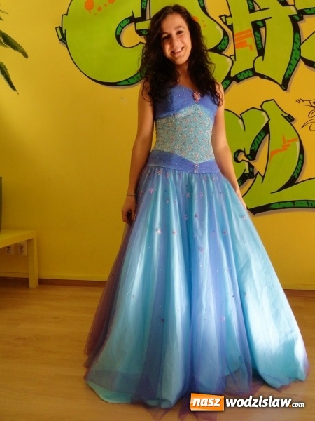 Zdjęcie w galerii na portalu naszwodzislaw.com: Całoroczna wypożyczalnia stroj&oacute;w karnawałowych w Crazy Club wiadomości z regionu