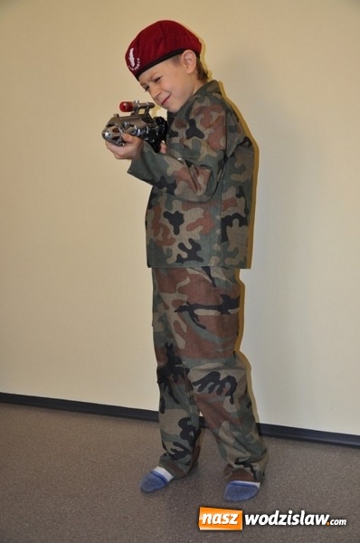 Zdjęcie w galerii na portalu naszwodzislaw.com: Całoroczna wypożyczalnia stroj&oacute;w karnawałowych w Crazy Club wiadomości z regionu