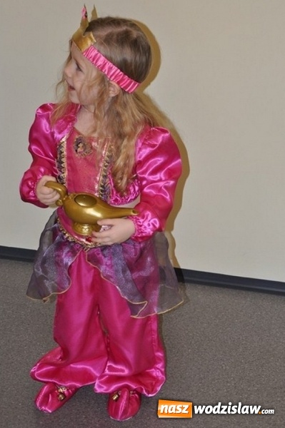 Zdjęcie w galerii na portalu naszwodzislaw.com: Całoroczna wypożyczalnia stroj&oacute;w karnawałowych w Crazy Club wiadomości z regionu