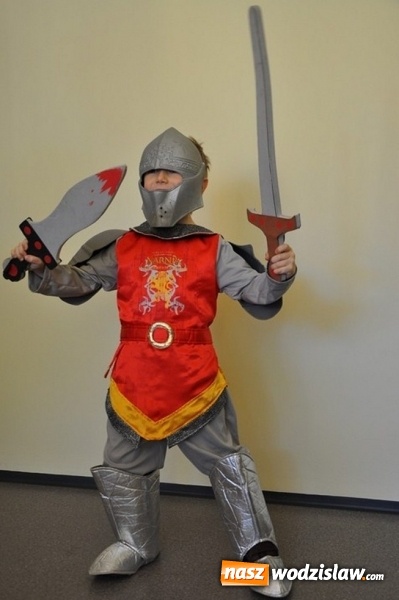 Zdjęcie w galerii na portalu naszwodzislaw.com: Całoroczna wypożyczalnia stroj&oacute;w karnawałowych w Crazy Club wiadomości z regionu